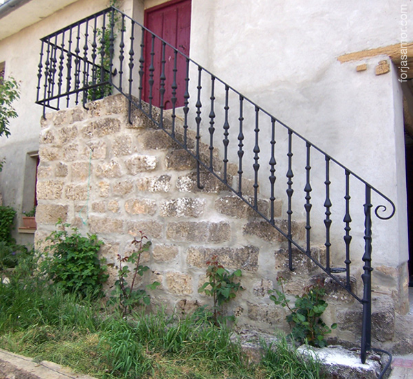 Barandilla de doble pera y macollas | Artesanía Forjas Amor - Catálogo